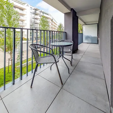 Mieszczanska Modern By Bookinghost *